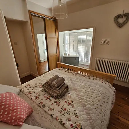 Grade 2 Listed School In York. Casa de Férias *