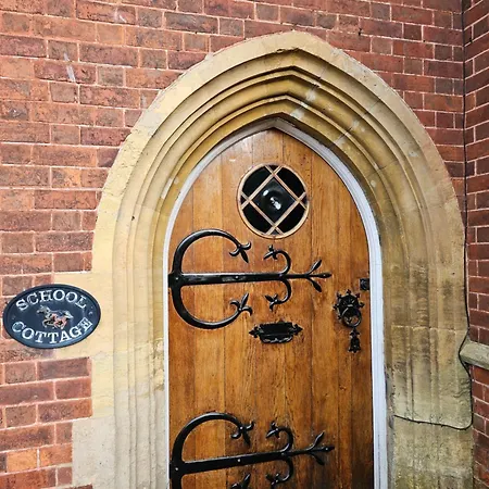 Grade 2 Listed School In York. * 约克